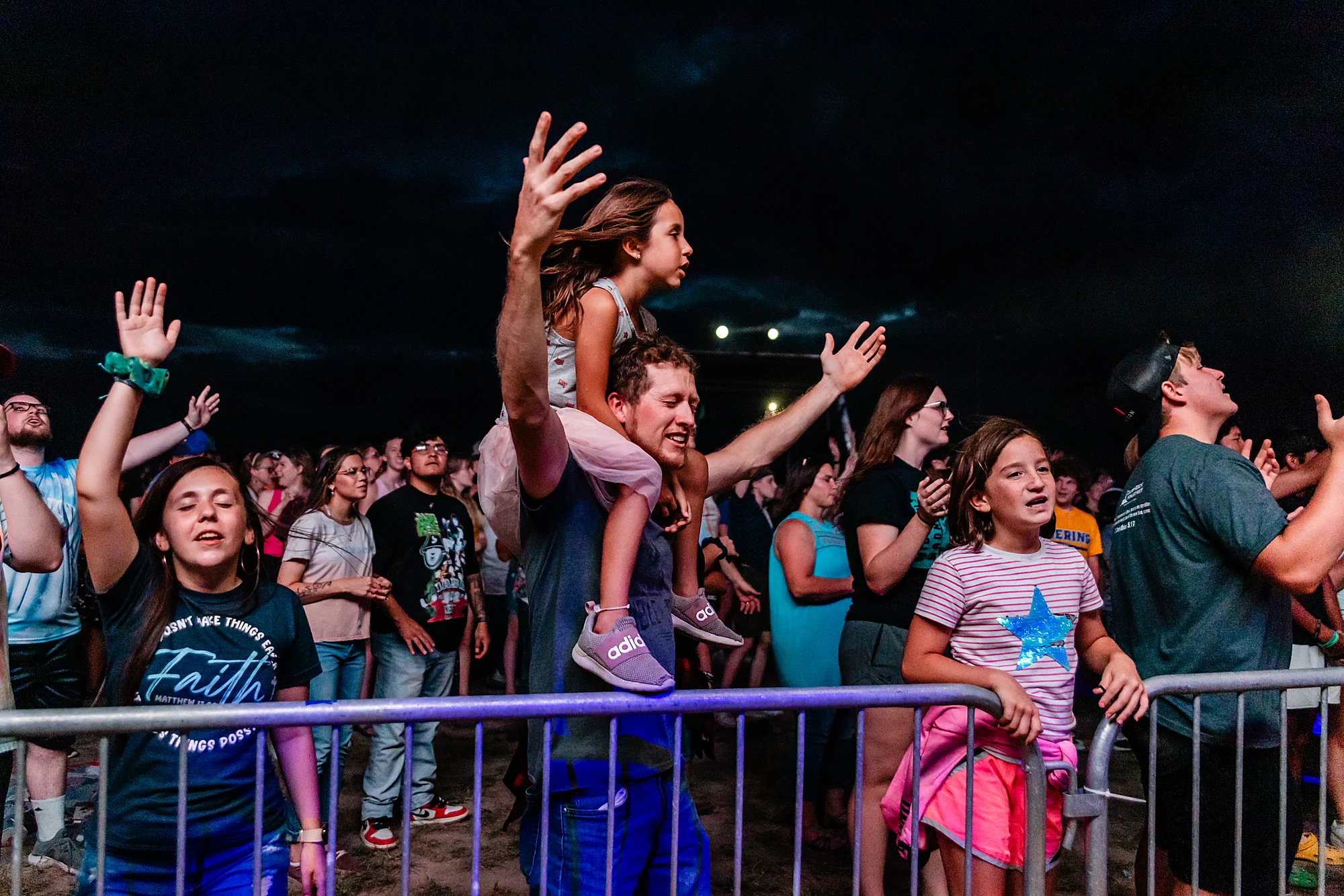 The crowd gathered in worship at Horizon Music Festival